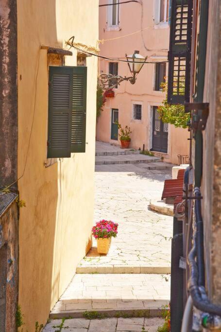 Venetian Well Gallery Apartment In Corfu Old Town Exterior foto