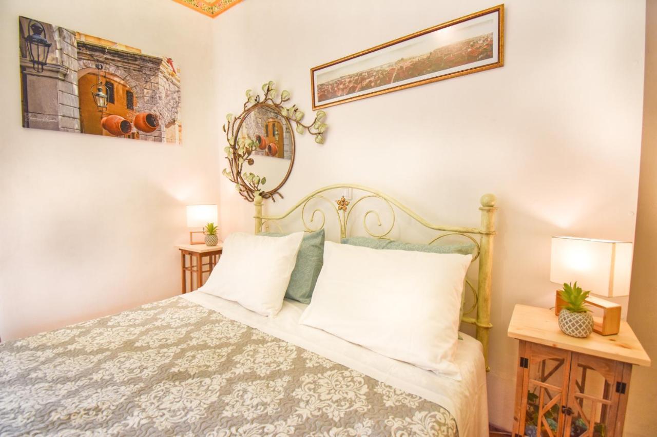 Venetian Well Gallery Apartment In Corfu Old Town Exterior foto